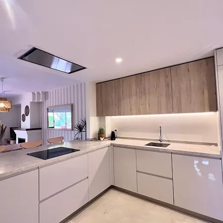 Brand New Townhouse Golden Mile Holiday home *